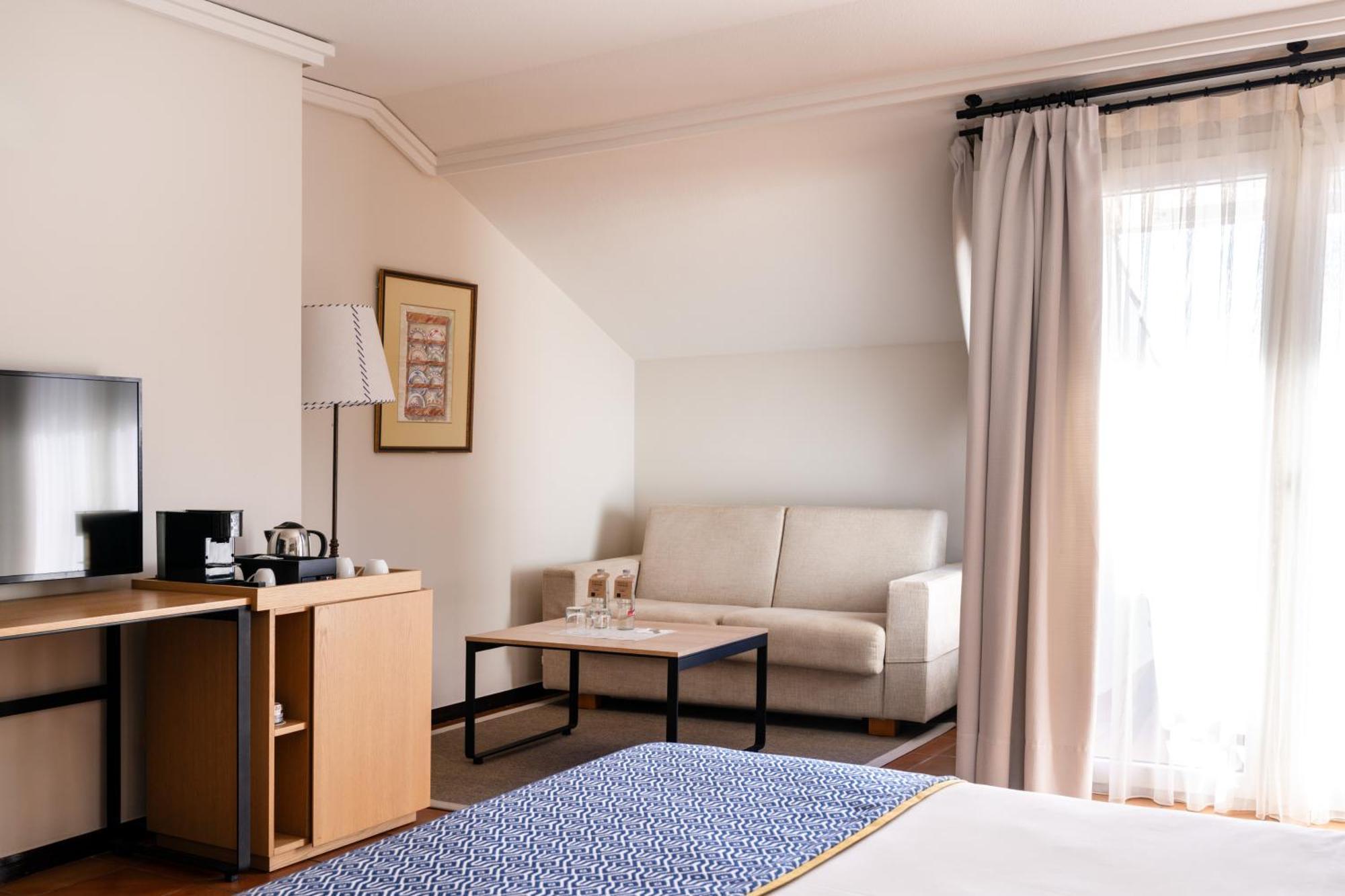 ปาราดอร์ เด มาลากา จิบราลฟาโร Hotel ภายนอก รูปภาพ