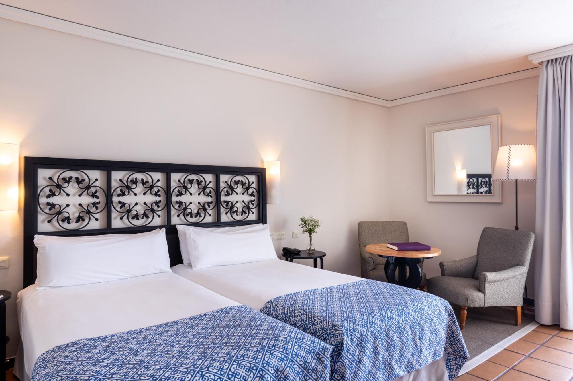ปาราดอร์ เด มาลากา จิบราลฟาโร Hotel ภายนอก รูปภาพ